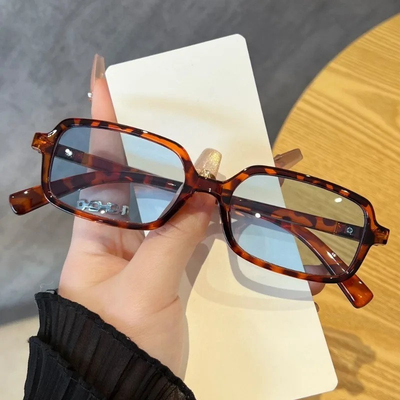 Vintage Fashion Images - Luxurious Rectangle Sunglasses Women Oval Vintage