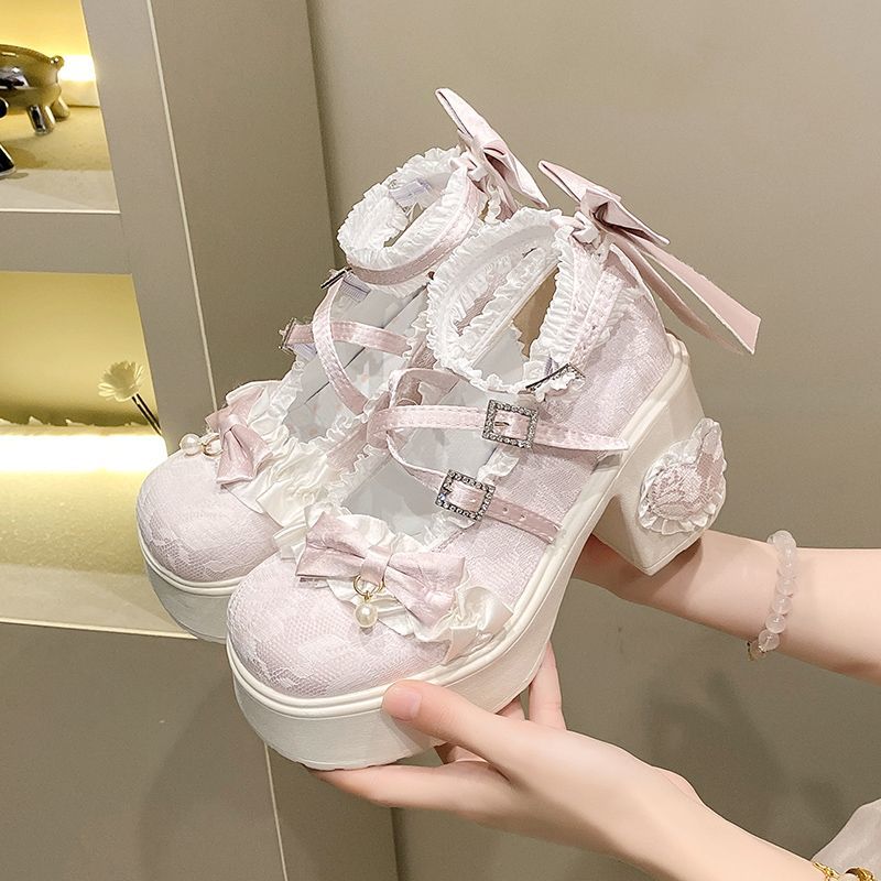 Vintage Fashion Girl - Chunky Mary Jane Platforms Women Vintage
